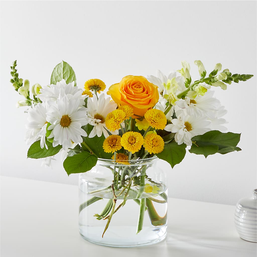 Sun Salutation Bouquet – LEE'S FLORIST & GREENHOUSE, Center Line MI