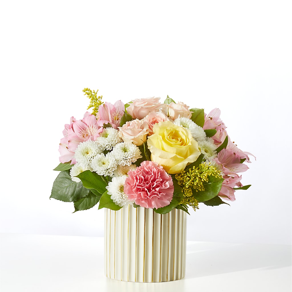 Watercolors Bouquet – LEE'S FLORIST & GREENHOUSE, Center Line MI