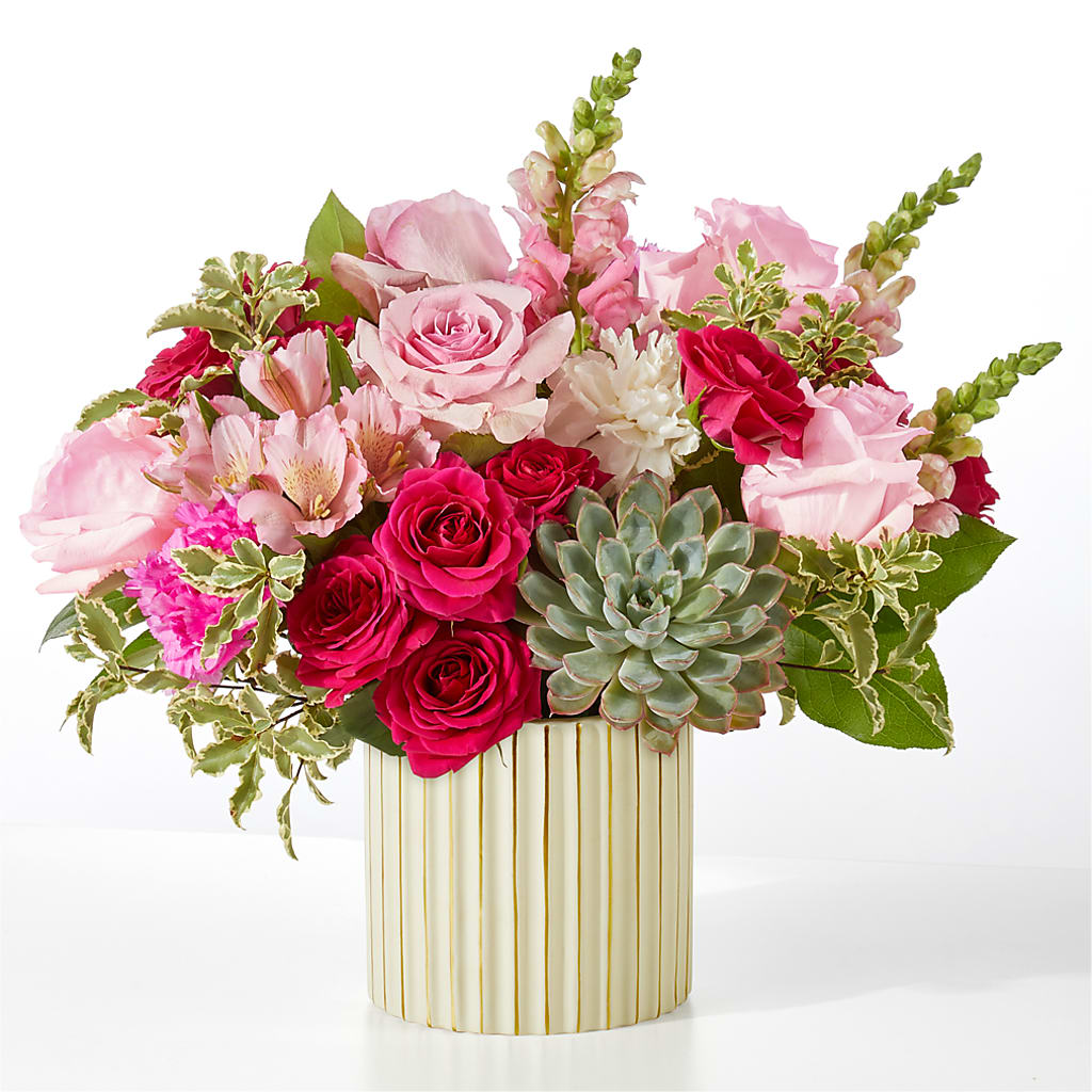 Magenta Musings Bouquet – LEE'S FLORIST & GREENHOUSE, Center Line MI