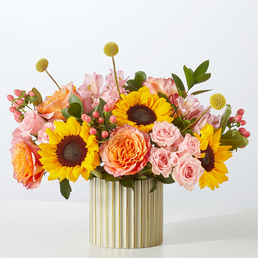Sun's Out Bouquet – LEE'S FLORIST & GREENHOUSE, Center Line MI