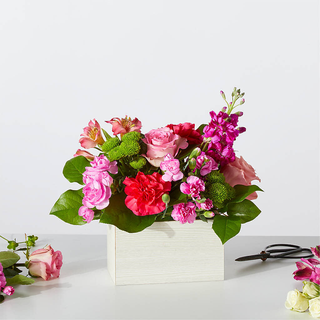 Sweetberry Box – A Florist Original – LEE'S FLORIST & GREENHOUSE, Center Line MI