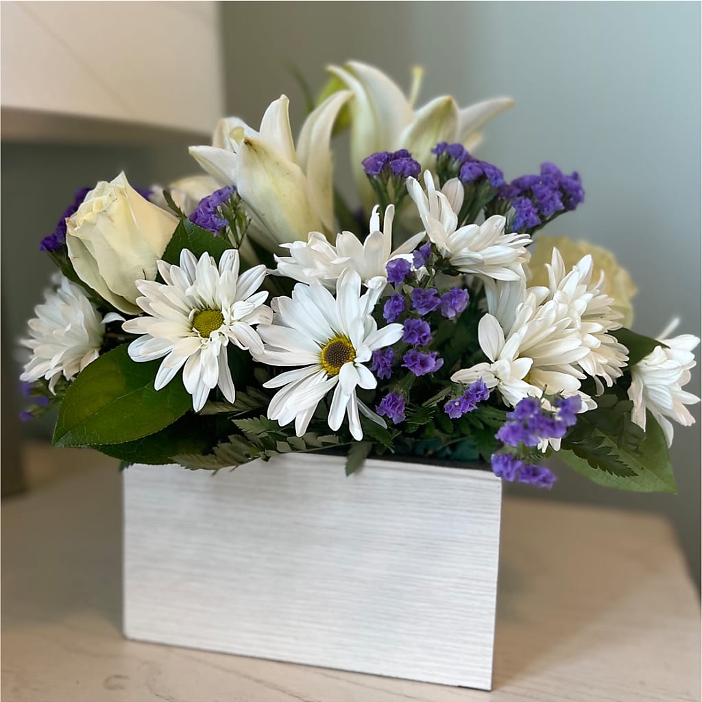 Beyond Blue Box Bouquet – LEE'S FLORIST & GREENHOUSE, Center Line MI