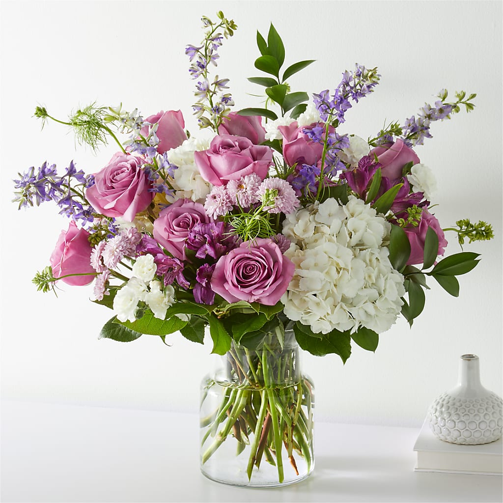 Violet Caress Bouquet – LEE'S FLORIST & GREENHOUSE, Center Line MI