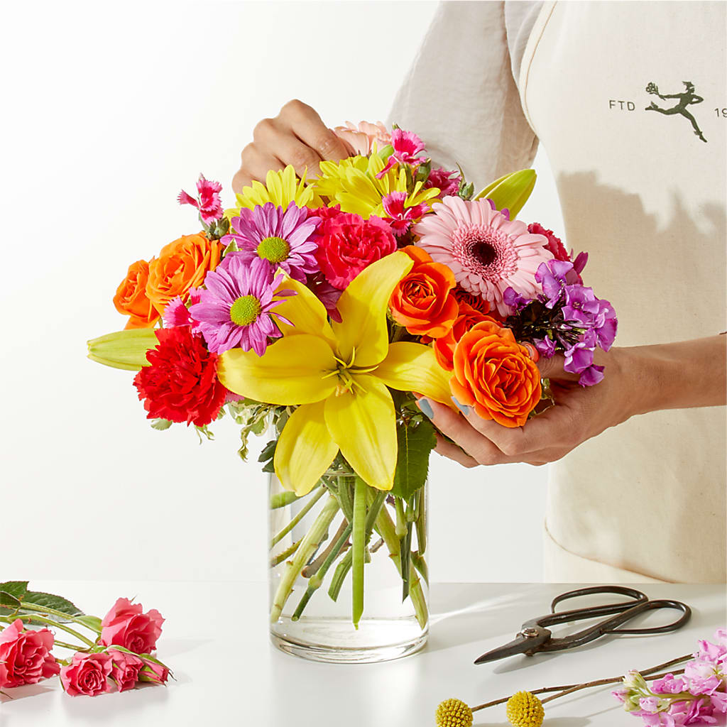 Cue the Confetti - A Florist Original – LEE'S FLORIST & GREENHOUSE, Center Line MI