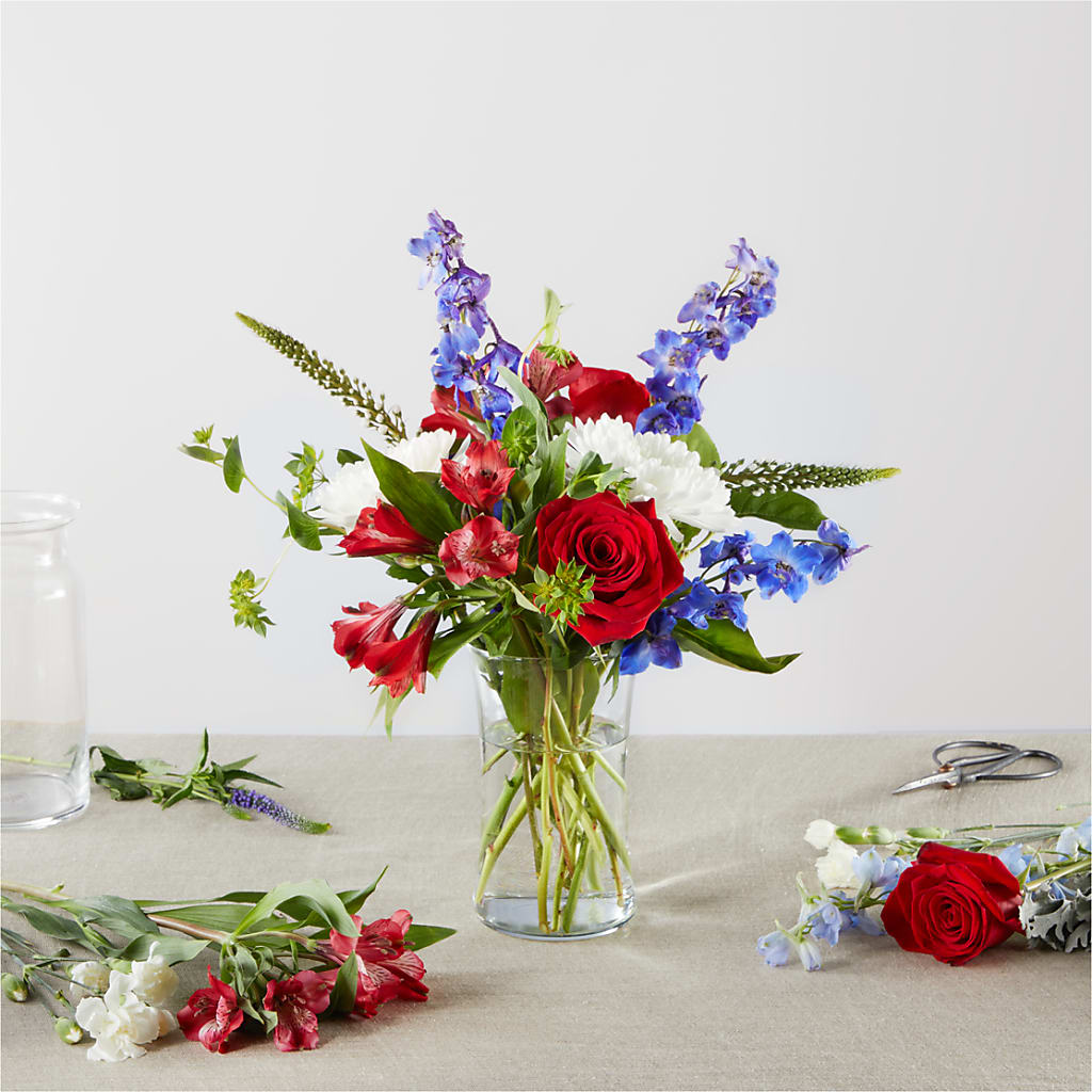 Star Spangled - A Florist Original – LEE'S FLORIST & GREENHOUSE, Center Line MI