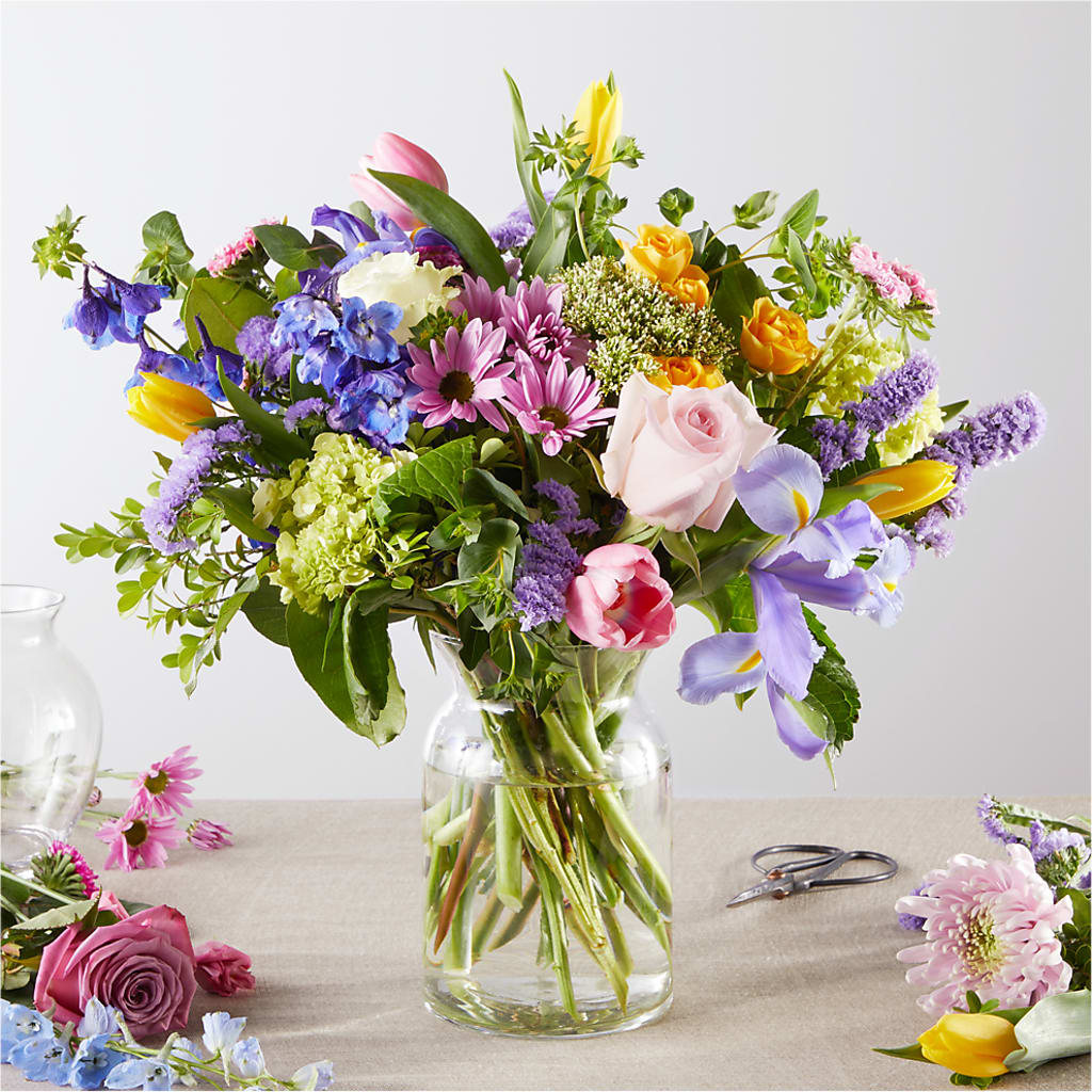 Pastel Tradition - A Florist Original – LEE'S FLORIST & GREENHOUSE, Center Line MI