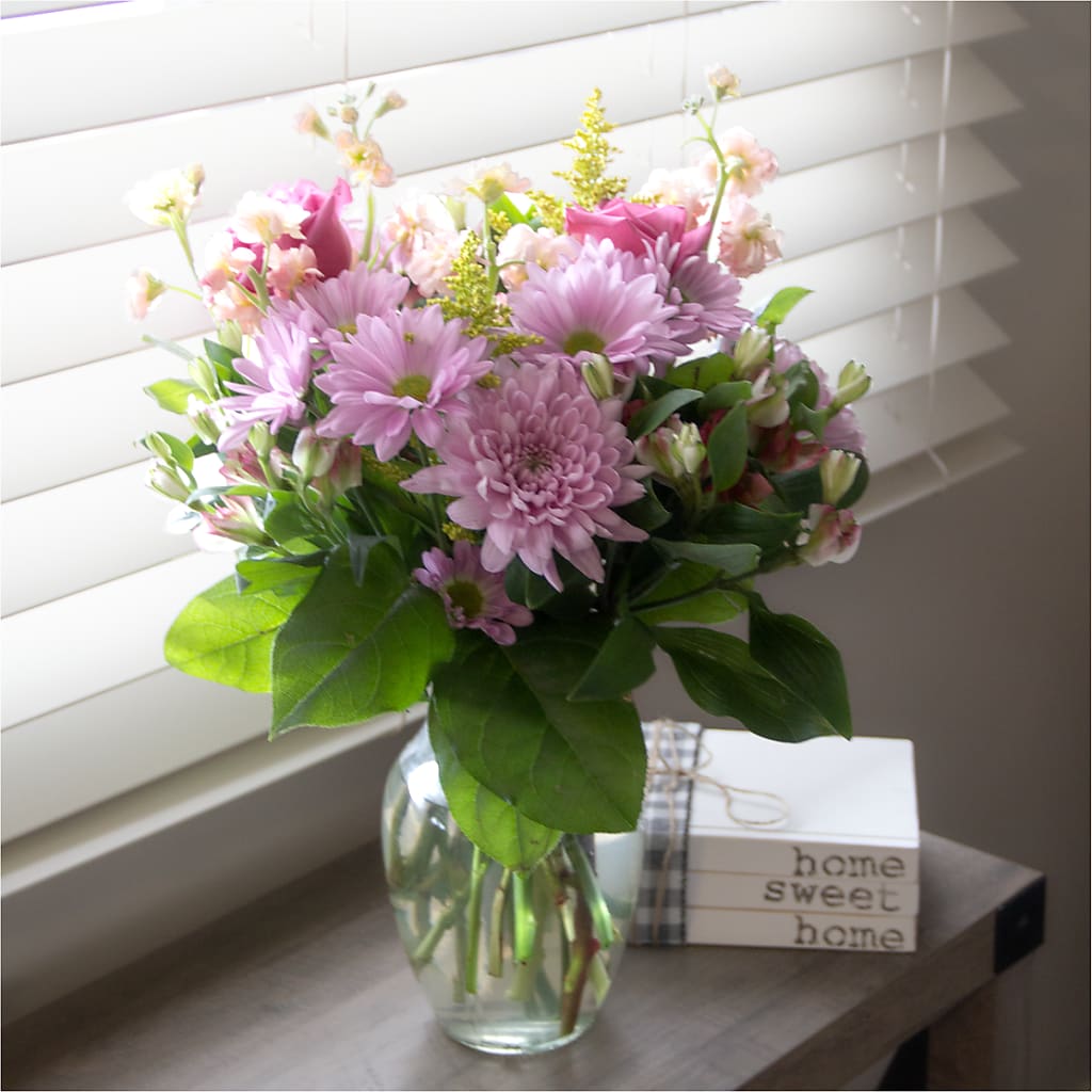 Pastel Tradition - A Florist Original – LEE'S FLORIST & GREENHOUSE, Center Line MI