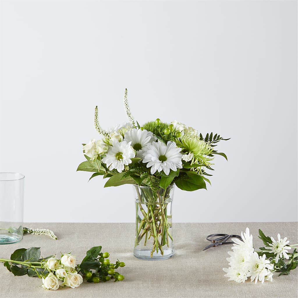 Irish Garden - A Florist Original – LEE'S FLORIST & GREENHOUSE, Center Line MI