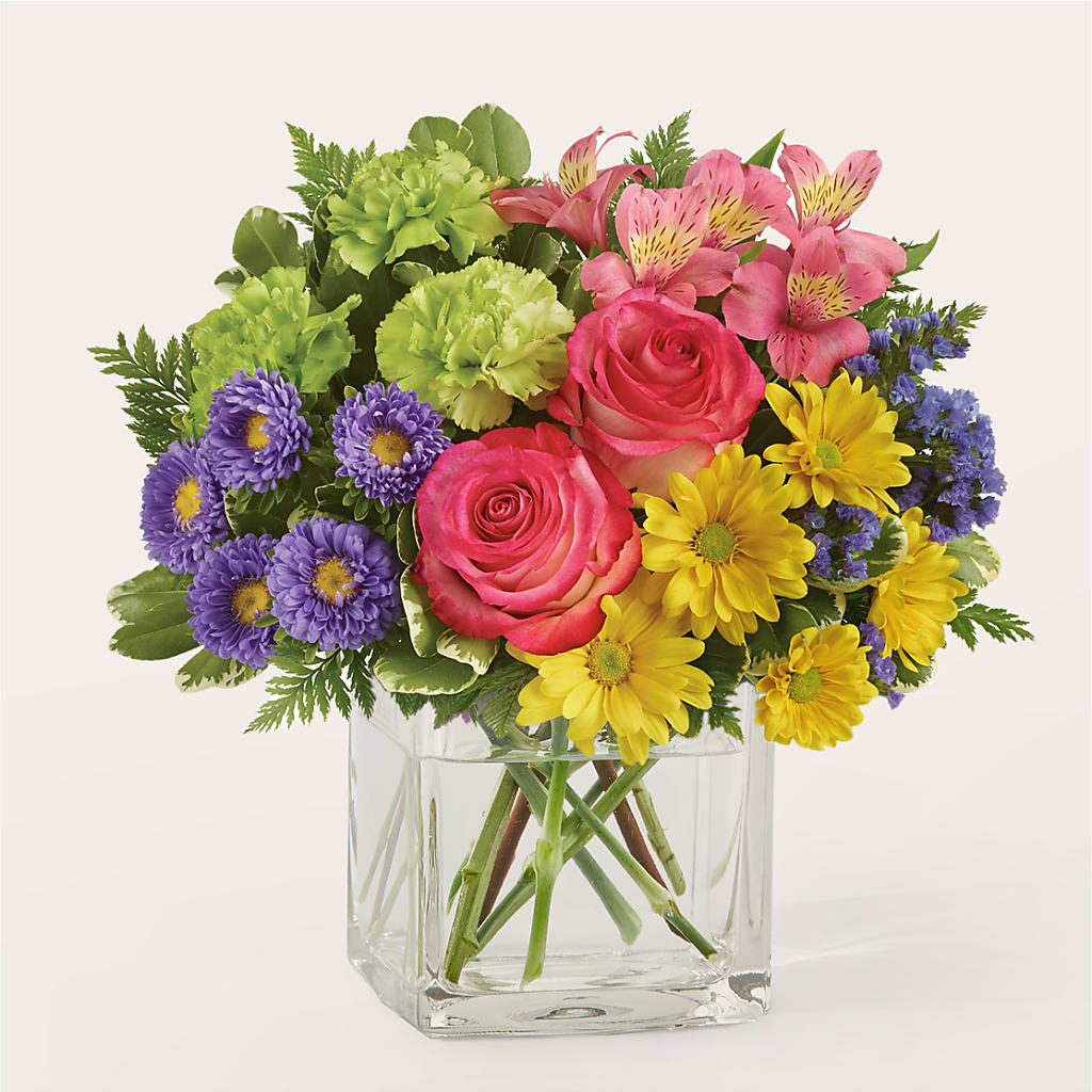 Candy Jar Bouquet – LEE'S FLORIST & GREENHOUSE, Center Line MI