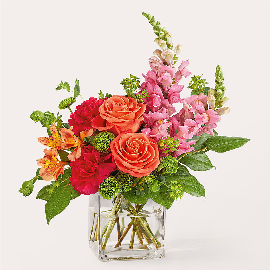 Cosmopolitan Bouquet – LEE'S FLORIST & GREENHOUSE, Center Line MI