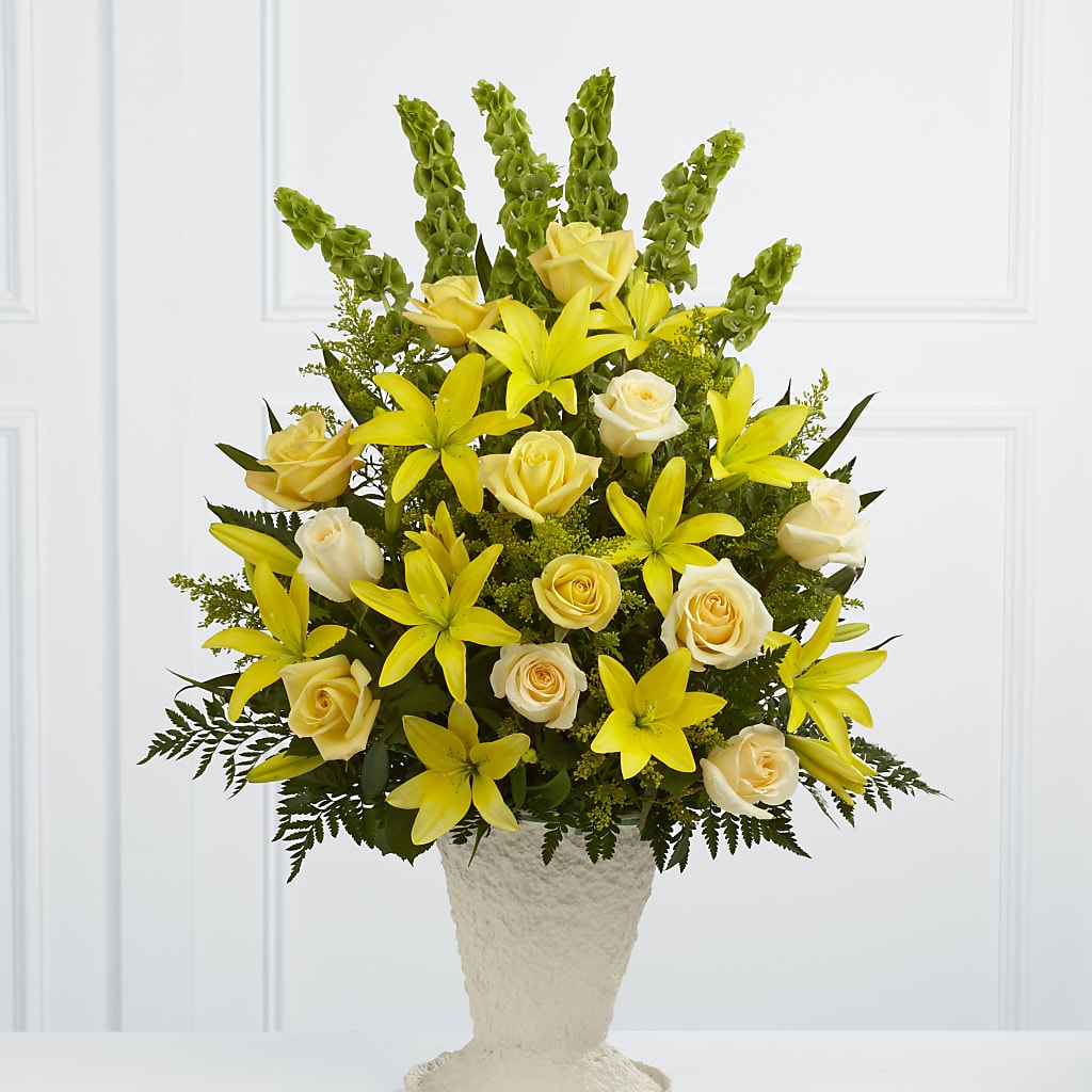Golden Memories Arrangement – LEE'S FLORIST & GREENHOUSE, Center Line MI