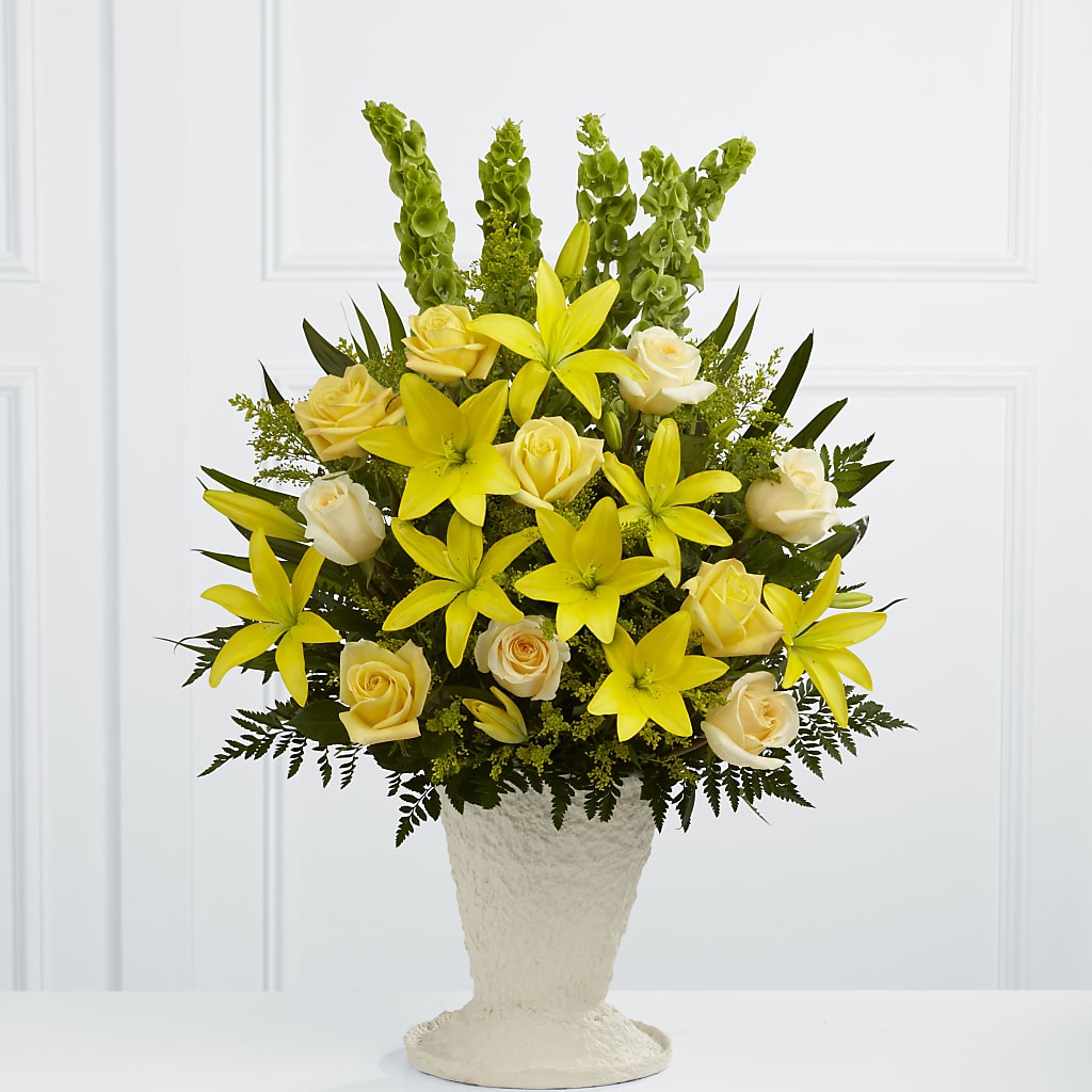 Golden Memories Arrangement – LEE'S FLORIST & GREENHOUSE, Center Line MI