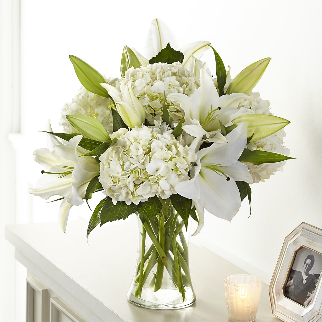 Compassionate Lily Bouquet – LEE'S FLORIST & GREENHOUSE, Center Line MI
