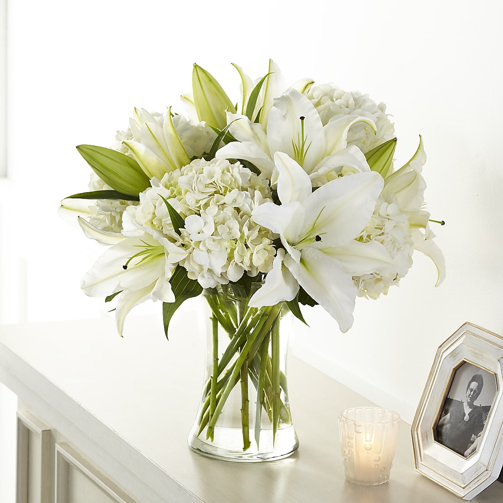 Compassionate Lily Bouquet – LEE'S FLORIST & GREENHOUSE, Center Line MI