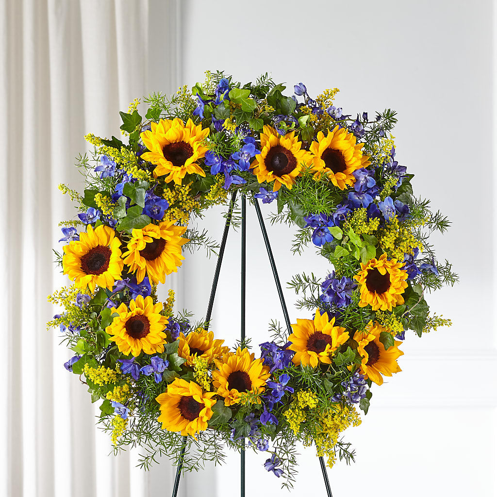Bright Rays Wreath – LEE'S FLORIST & GREENHOUSE, Center Line MI