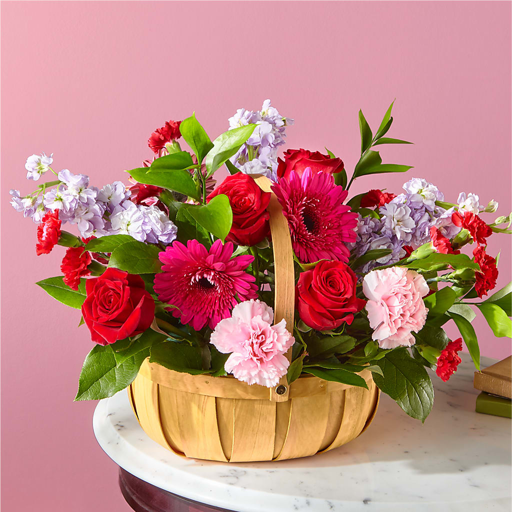 Pink Picnic Basket – LEE'S FLORIST & GREENHOUSE, Center Line MI