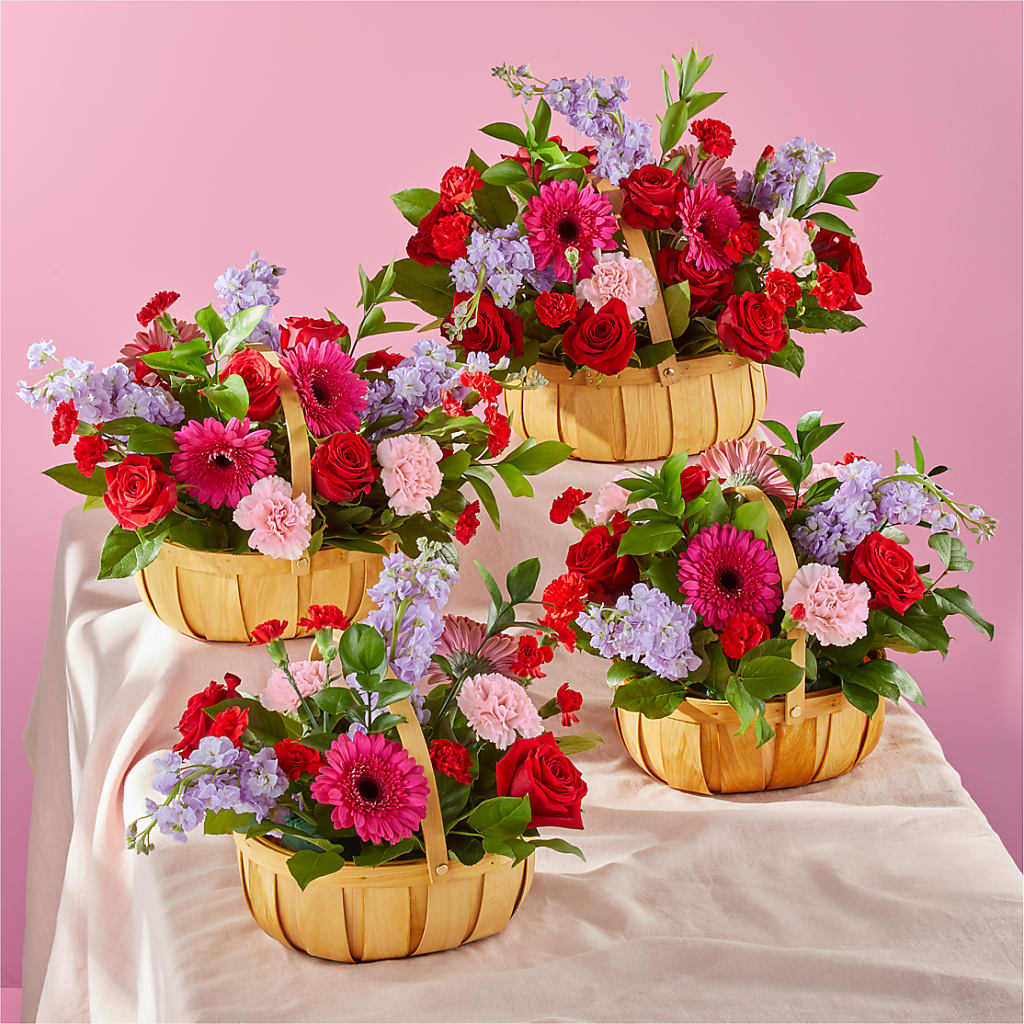 Pink Picnic Basket – LEE'S FLORIST & GREENHOUSE, Center Line MI