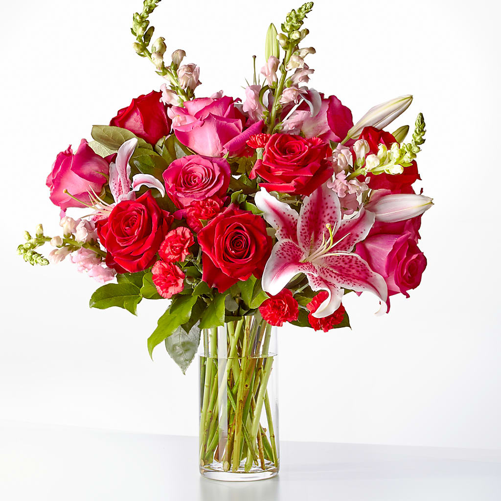 Love at First Sight Bouquet – LEE'S FLORIST & GREENHOUSE, Center Line MI