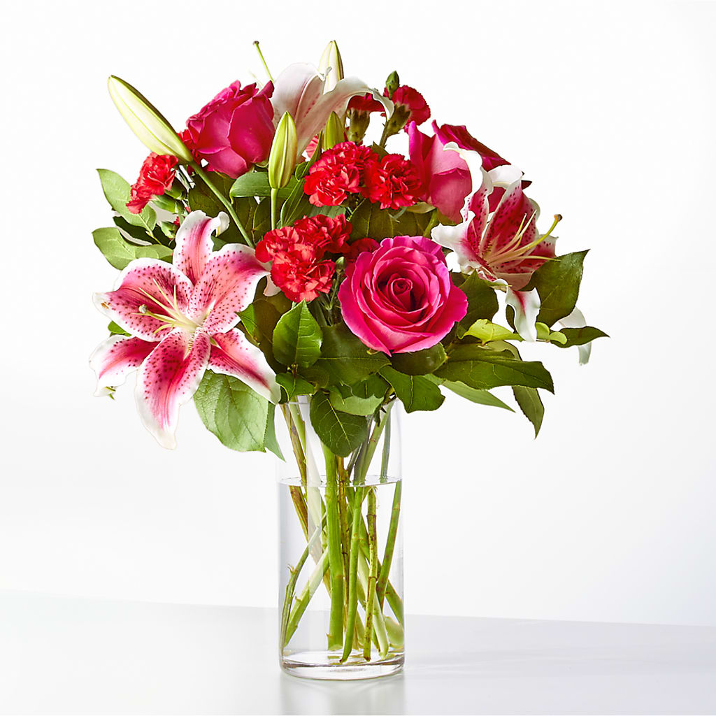 Love at First Sight Bouquet – LEE'S FLORIST & GREENHOUSE, Center Line MI