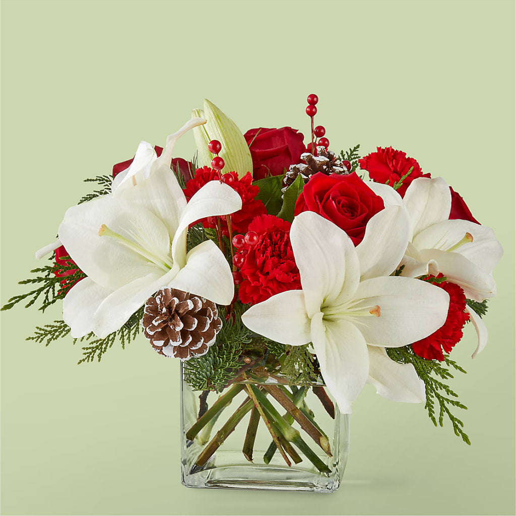 Glistening Icicles Bouquet – LEE'S FLORIST & GREENHOUSE, Center Line MI