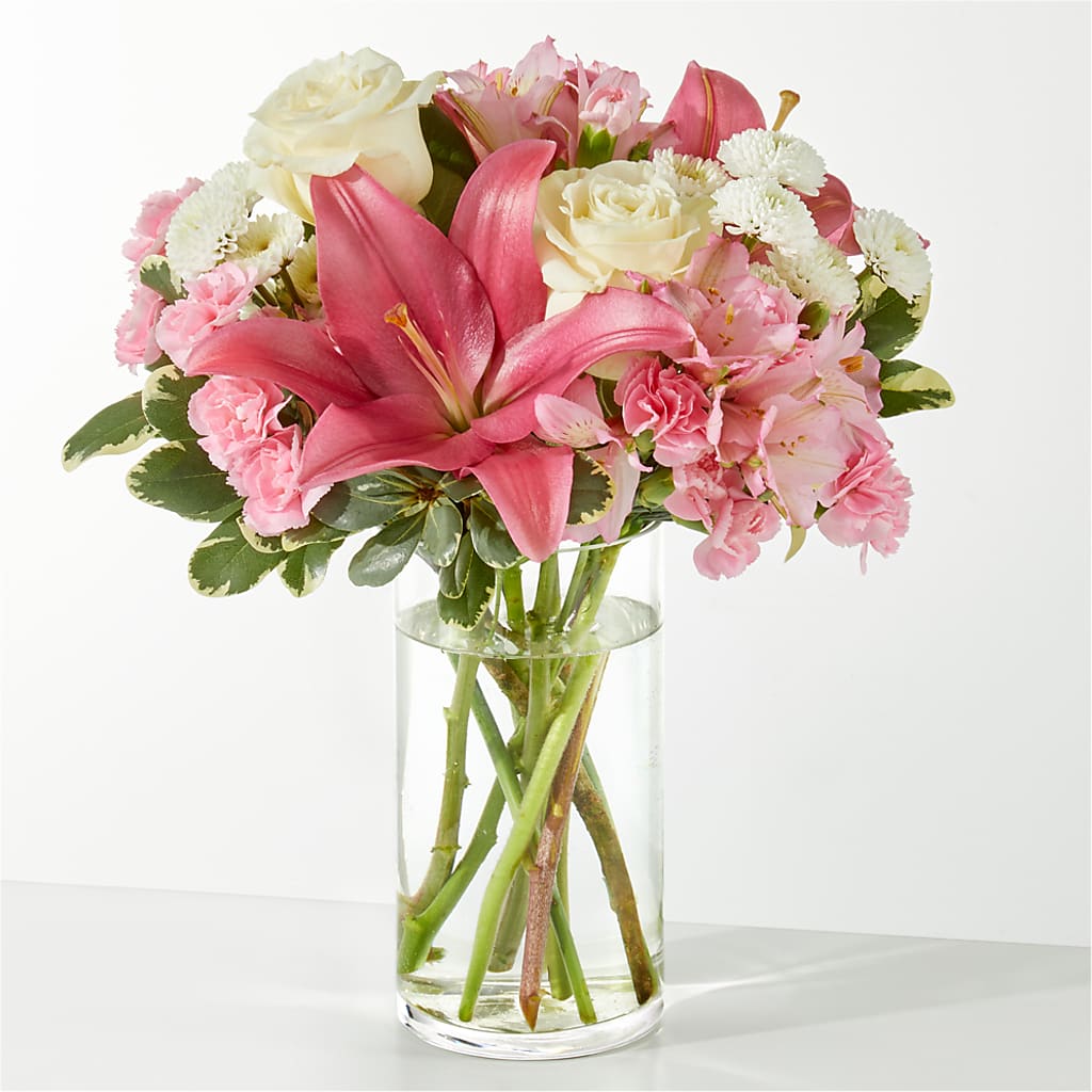 Piece of Cake Bouquet – LEE'S FLORIST & GREENHOUSE, Center Line MI