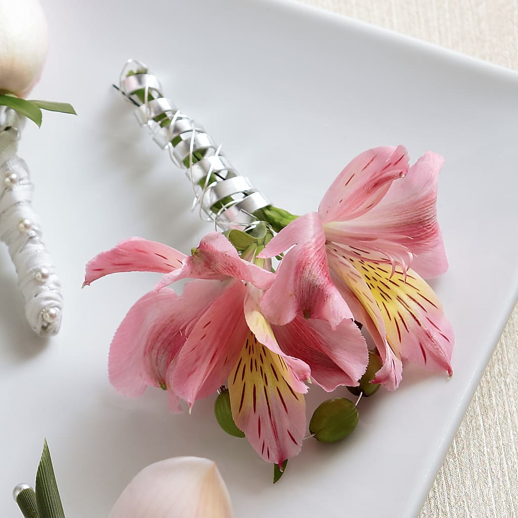 Pink Peruvian Lily Boutonniere – LEE'S FLORIST & GREENHOUSE, Center Line MI