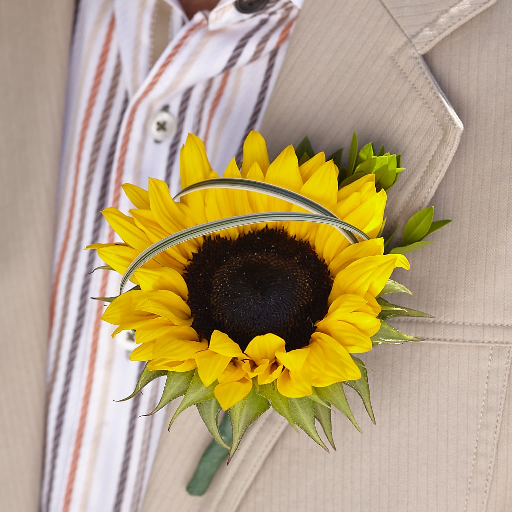 Free Spirit Boutonniere – LEE'S FLORIST & GREENHOUSE, Center Line MI