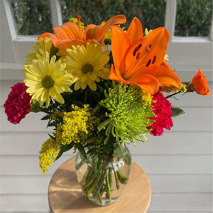 Bold & Bright – A Florist Original – LEE'S FLORIST & GREENHOUSE, Center Line MI