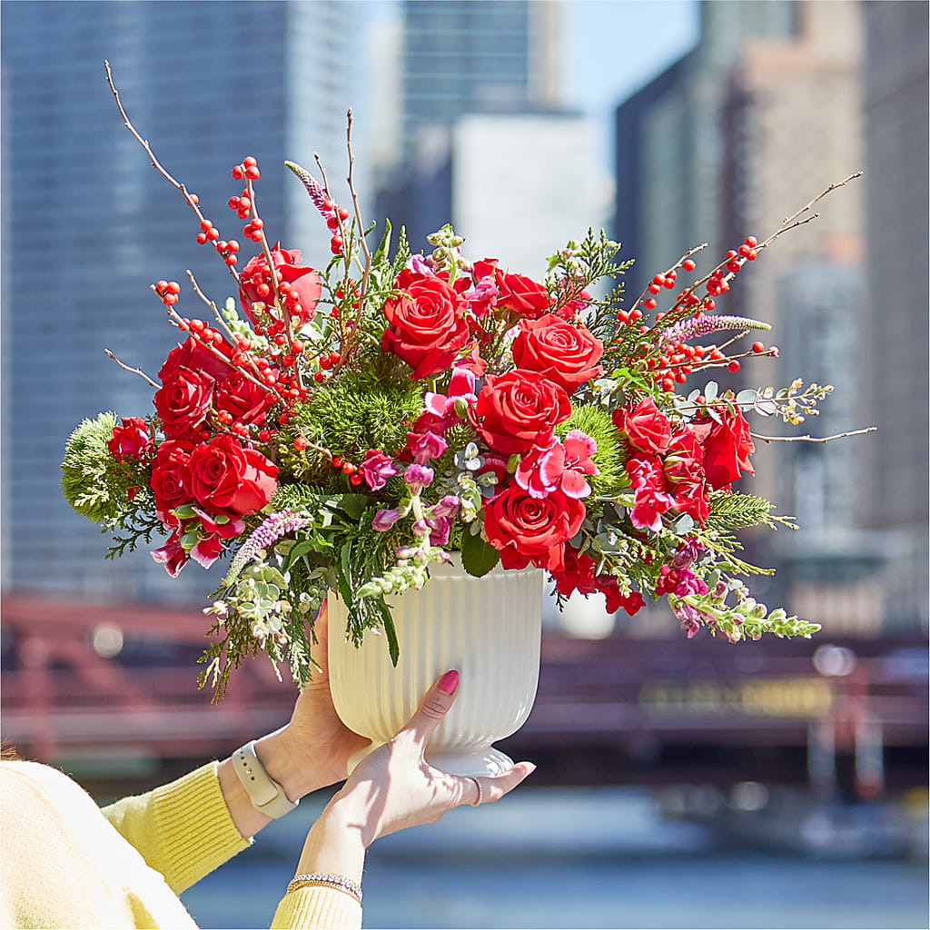 Big Red Bow Bouquet – LEE'S FLORIST & GREENHOUSE, Center Line MI