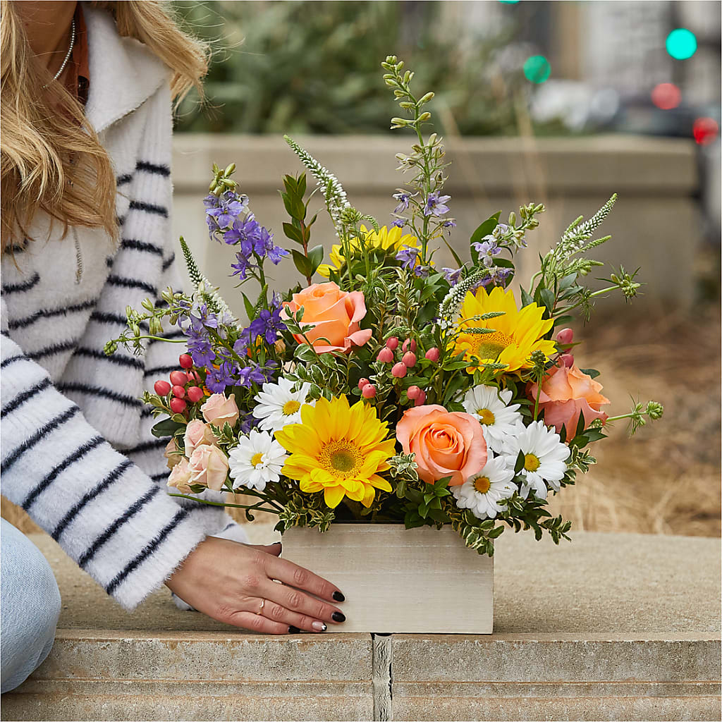 The Good Life Bouquet – LEE'S FLORIST & GREENHOUSE, Center Line MI