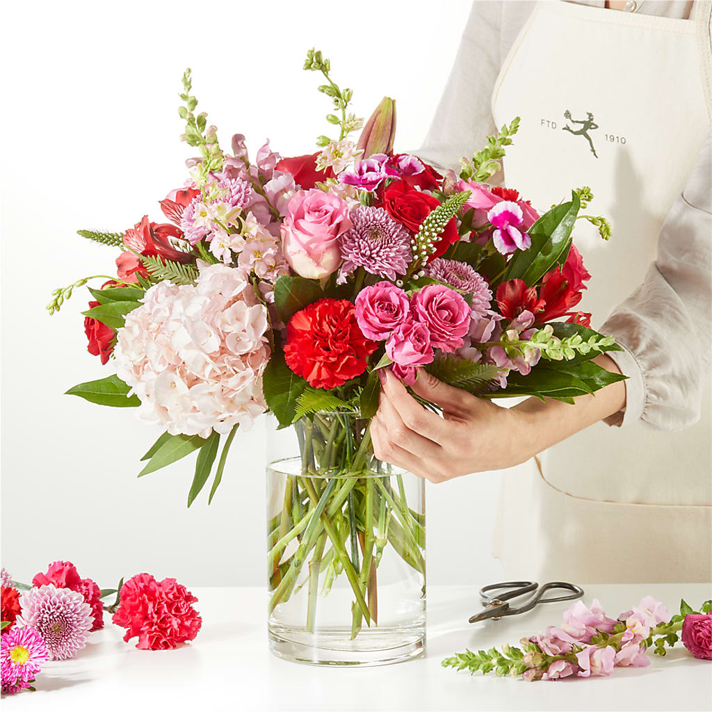 Swooning Over You - A Luxury Florist Original – LEE'S FLORIST & GREENHOUSE, Center Line MI