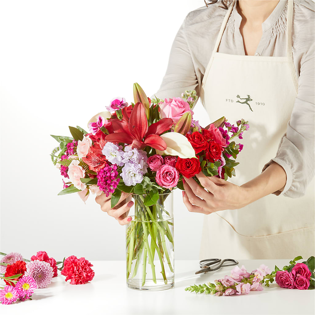 Swooning Over You - A Luxury Florist Original – LEE'S FLORIST & GREENHOUSE, Center Line MI