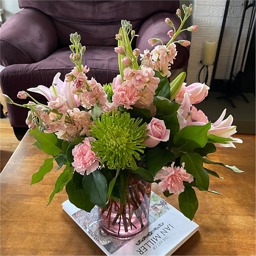 Pretty in Pink Bouquet – LEE'S FLORIST & GREENHOUSE, Center Line MI