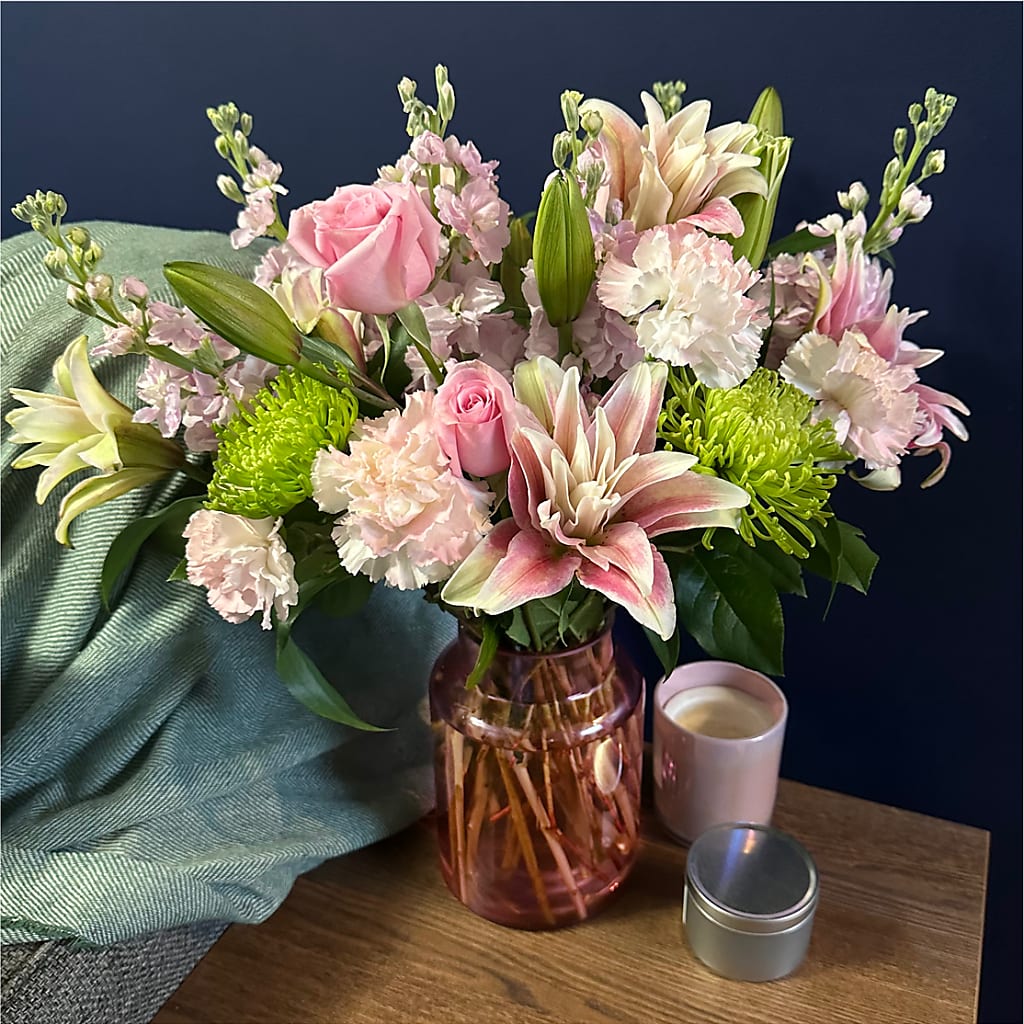 Pretty in Pink Bouquet – LEE'S FLORIST & GREENHOUSE, Center Line MI