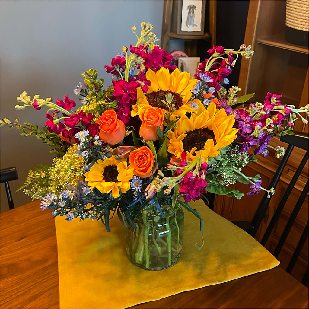 Rays of Life Bouquet – LEE'S FLORIST & GREENHOUSE, Center Line MI
