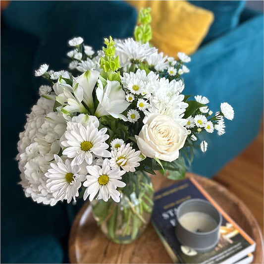 Classic Ivory – A Florist Original – LEE'S FLORIST & GREENHOUSE, Center Line MI