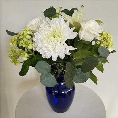 Snowy Dreams Bouquet – LEE'S FLORIST & GREENHOUSE, Center Line MI