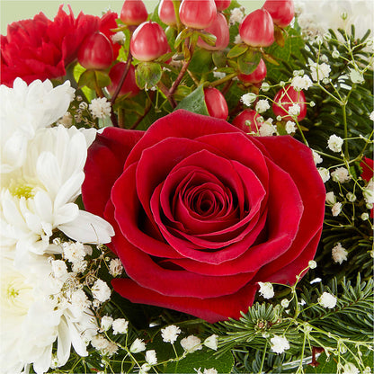 Chance of Flurries Bouquet – LEE'S FLORIST & GREENHOUSE, Center Line MI
