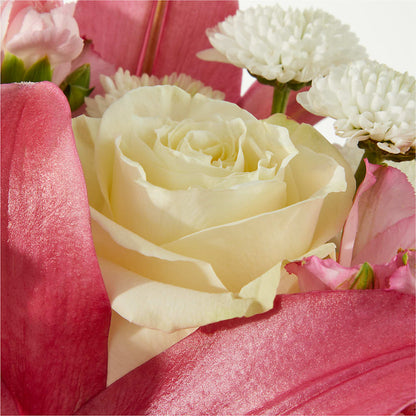 Piece of Cake Bouquet – LEE'S FLORIST & GREENHOUSE, Center Line MI