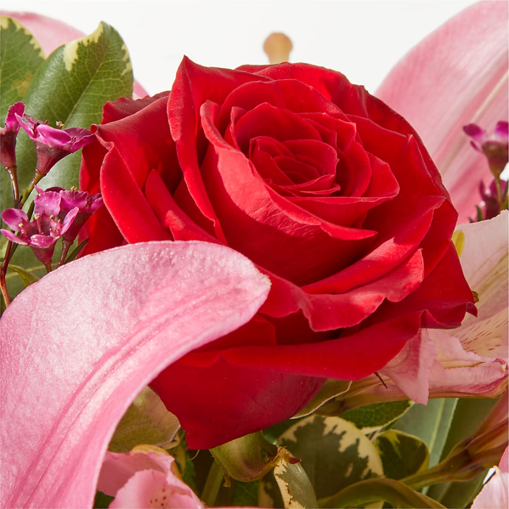 Lucky in Love Bouquet – LEE'S FLORIST & GREENHOUSE, Center Line MI