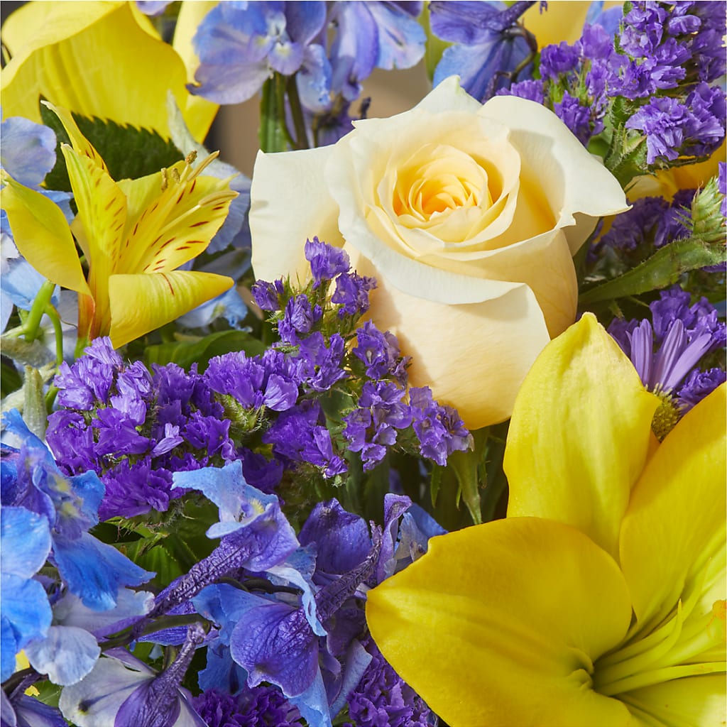 Limoncello Bouquet – LEE'S FLORIST & GREENHOUSE, Center Line MI