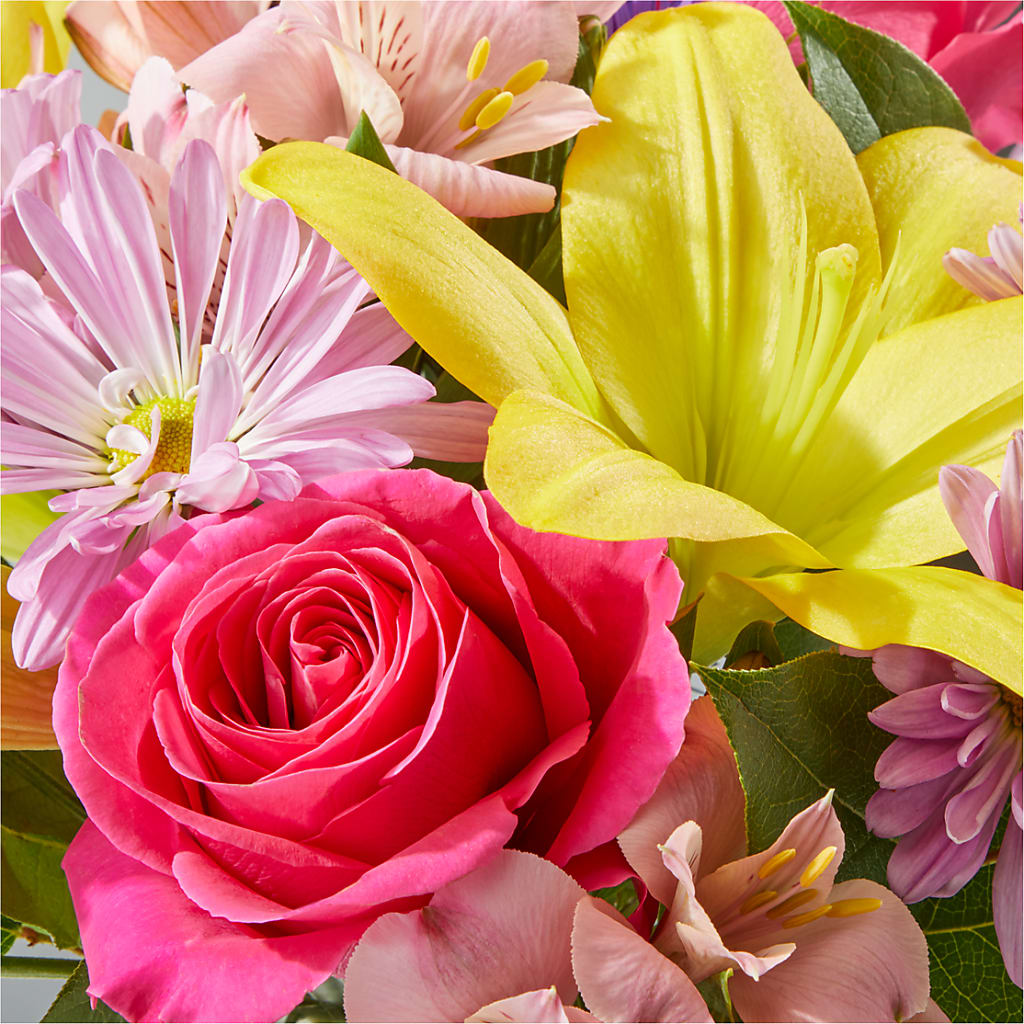Sprinkles Bouquet – LEE'S FLORIST & GREENHOUSE, Center Line MI