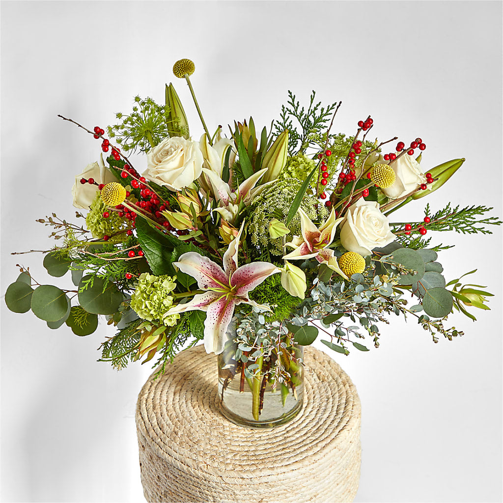 Berry & Bright Bouquet – LEE'S FLORIST & GREENHOUSE, Center Line MI