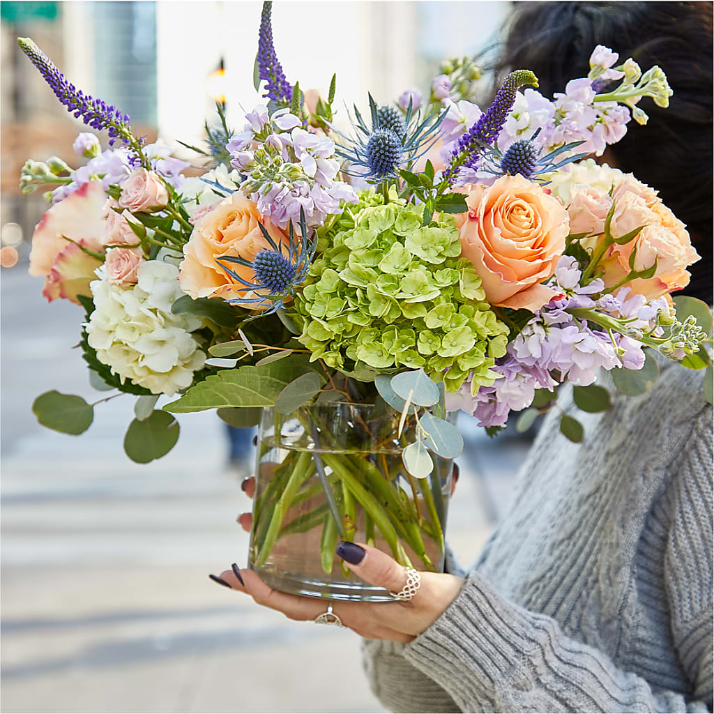 Porch Swing Bouquet – LEE'S FLORIST & GREENHOUSE, Center Line MI