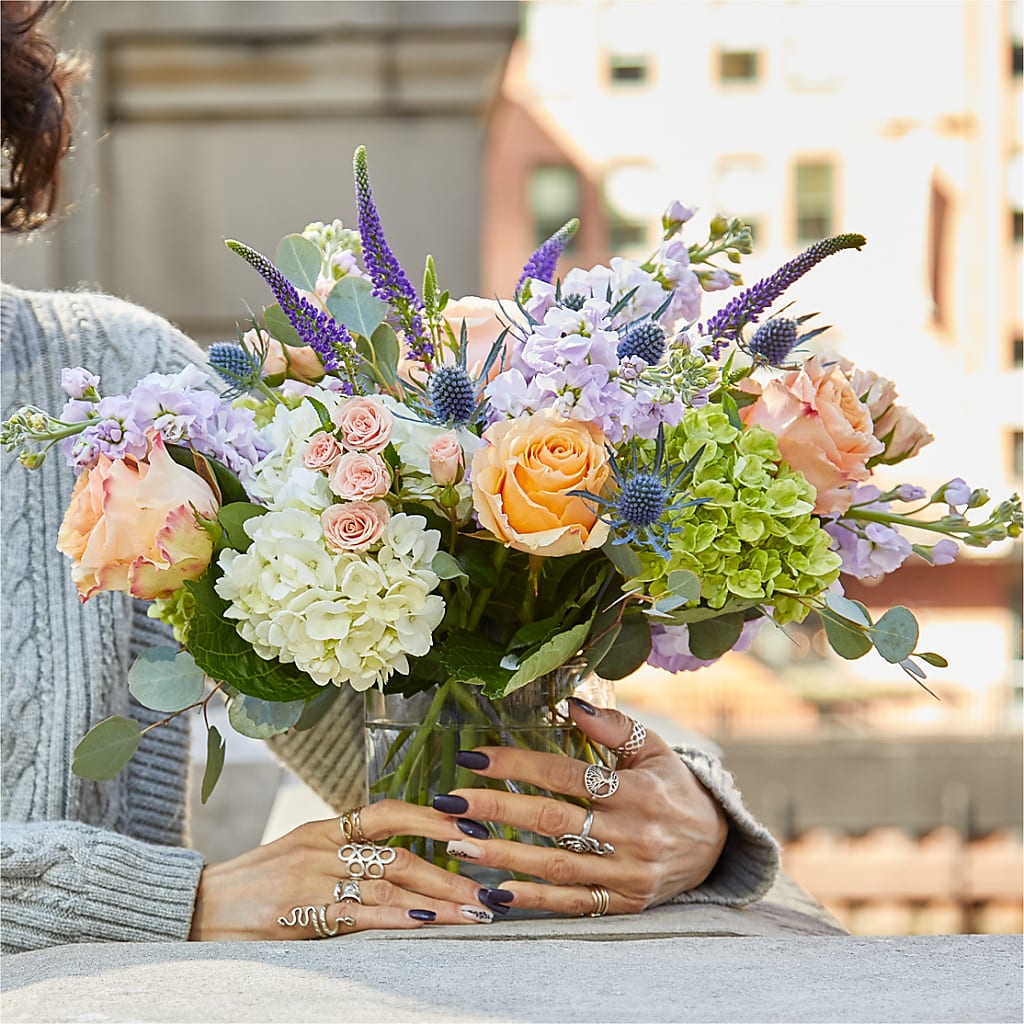 Porch Swing Bouquet – LEE'S FLORIST & GREENHOUSE, Center Line MI