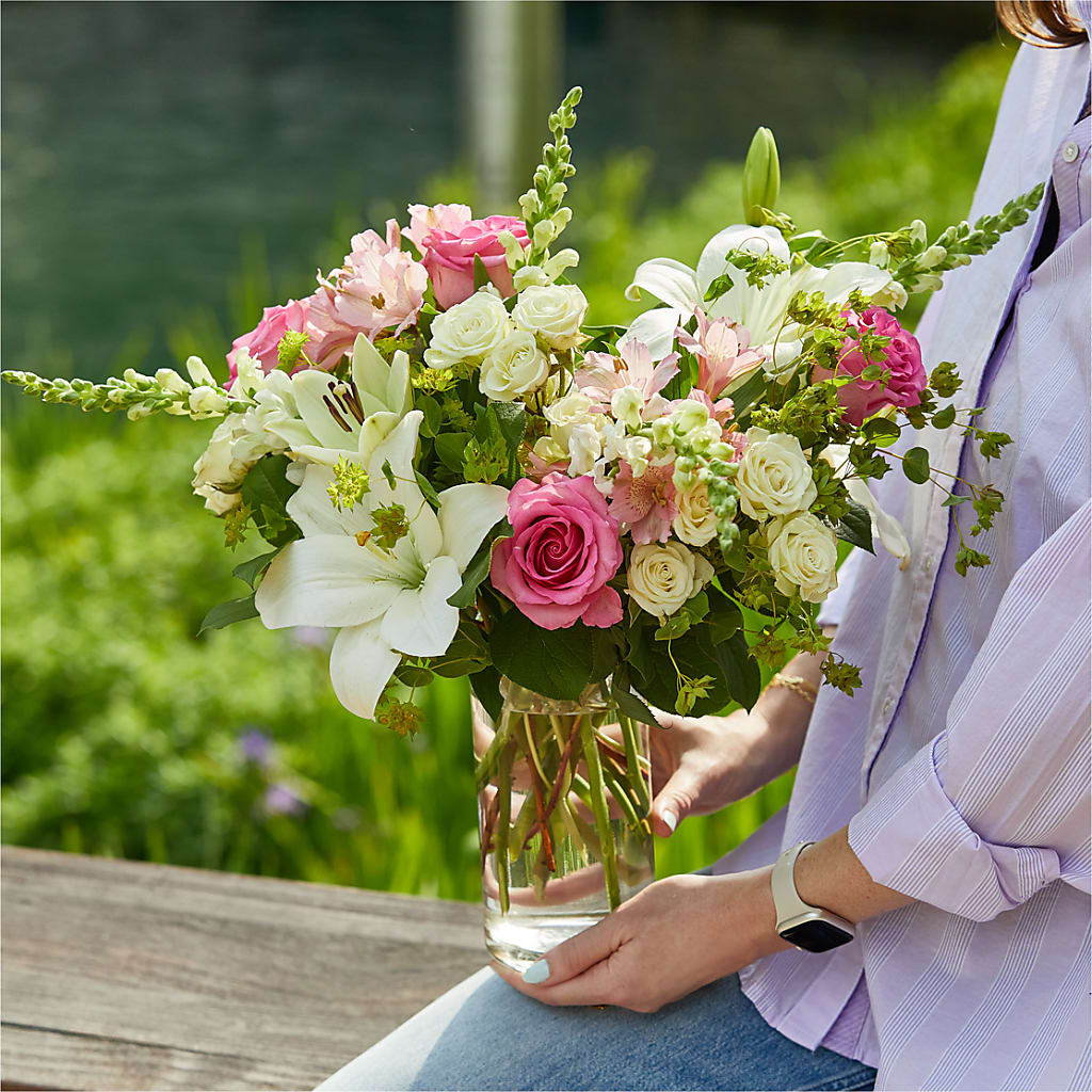 Fondly Bouquet – LEE'S FLORIST & GREENHOUSE, Center Line MI
