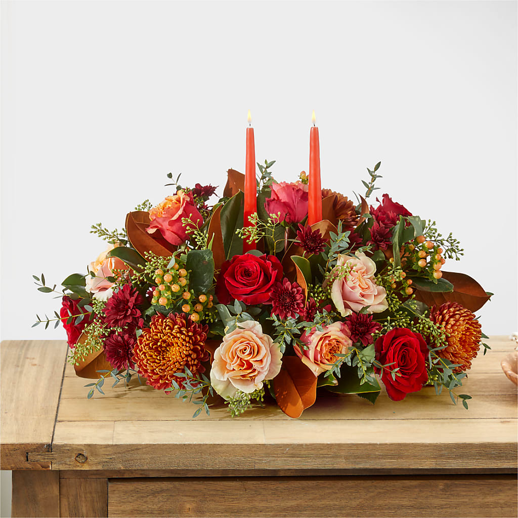 Gather Near Centerpiece – LEE'S FLORIST & GREENHOUSE, Center Line MI