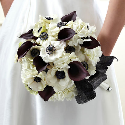 To Have and To Hold Bouquet – LEE'S FLORIST & GREENHOUSE, Center Line MI