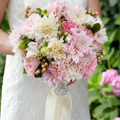 Heart's Promise Bouquet – LEE'S FLORIST & GREENHOUSE, Center Line MI